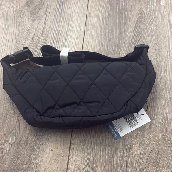 Vera Bradly Black Quilted Large Belt Bag - Picture 2 of 4